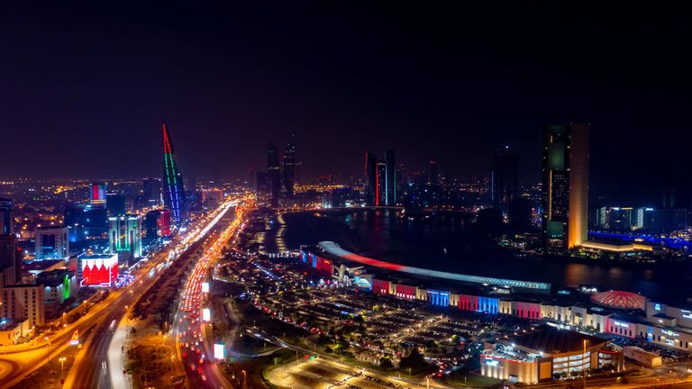 المنامة تضيء معالمها بألوان العلم الإماراتي