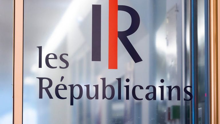 شعار حزب الجمهوريين اليميني الفرنسي شعار حزب الجمهوريين اليميني الفرنسي