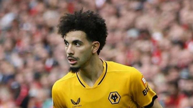 ريان آيت نوري لاعب ولفرهامبتون