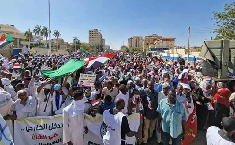 مظاهرة رافضة للاتفاق الإطاري شارك فيها أنصار الإخوان والبشير