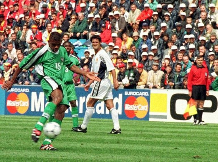 من مباراة إسبانيا ونيجيريا في كأس العالم 1998