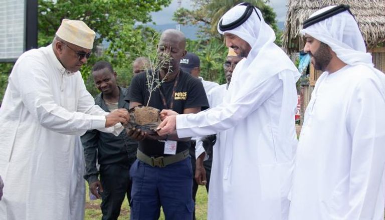 احتفالا بـ51 عاما من العلاقات المزدهرة.. الإمارات تهدي 51 شجرة غاف لأفريقيا