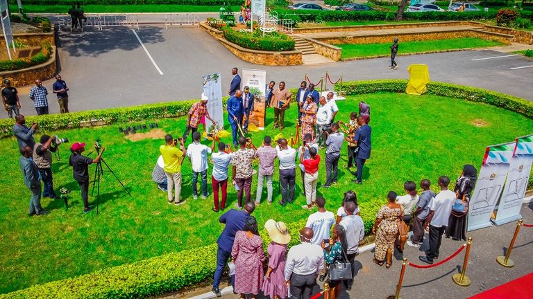 احتفالا بـ51 عاما من العلاقات المزدهرة.. الإمارات تهدي 51 شجرة غاف لأفريقيا