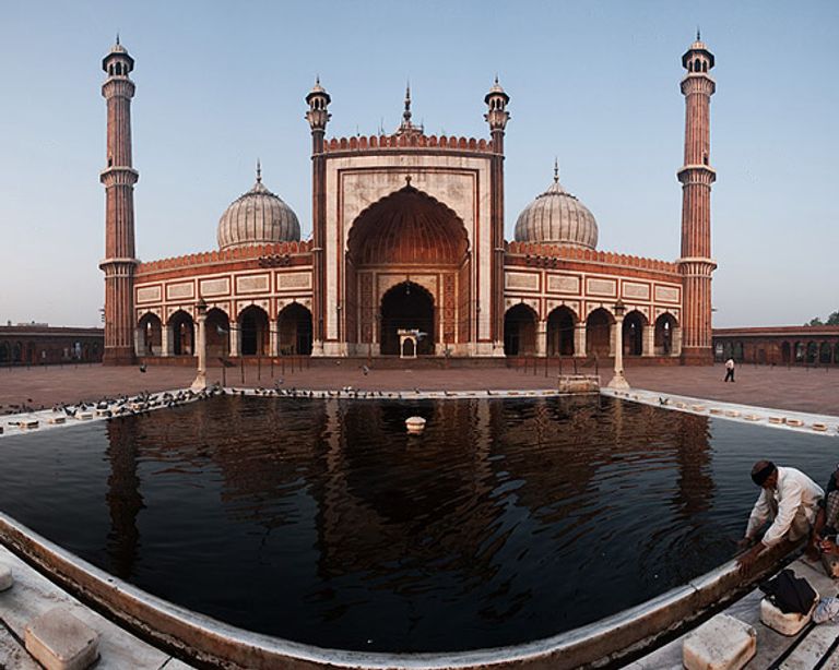 مسجد الجامع أحد أماكن السياحة في نيودلهي