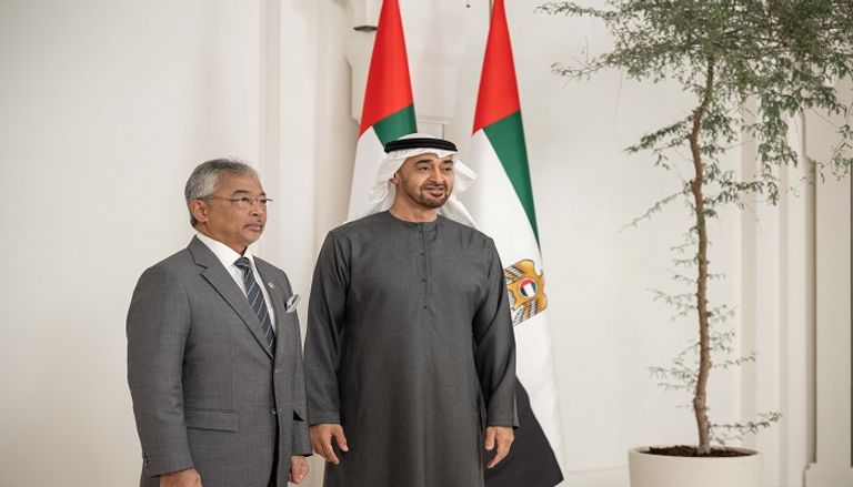 الشيخ محمد بن زايد آل نهيان خلال لقاء ملك ماليزيا