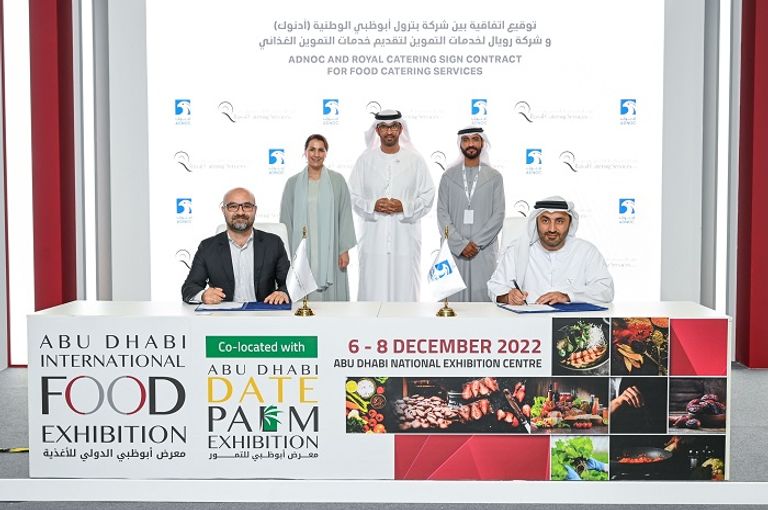 أدنوك توقع اتفاقيات مع أربع شركات إماراتية لتقديم خدمات التموين الغذائي والضيافة أدنوك توقع اتفاقيات مع أربع شركات إماراتية لتقديم خدمات التموين الغذائي والضيافة