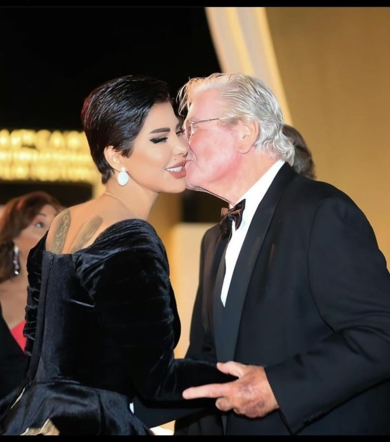 حسين فهمي وشمس الكويتية في مهرجان القاهرة السينمائي في دورته الـ44 حسين فهمي وخالد يوسف في مهرجان القاهرة السينمائي في دورته الـ44