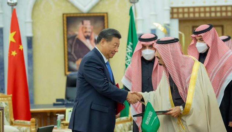 جانب من لقاء العاهل السعودي سلمان بن عبدالعزيز والرئيس الصيني شي جين بينغ