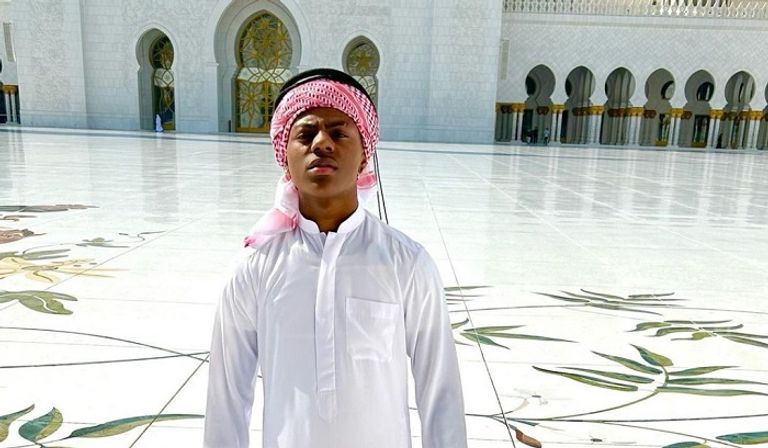 اليوتيوبر الأمريكي الشهير سبيد في جامع الشيخ زايد الكبير