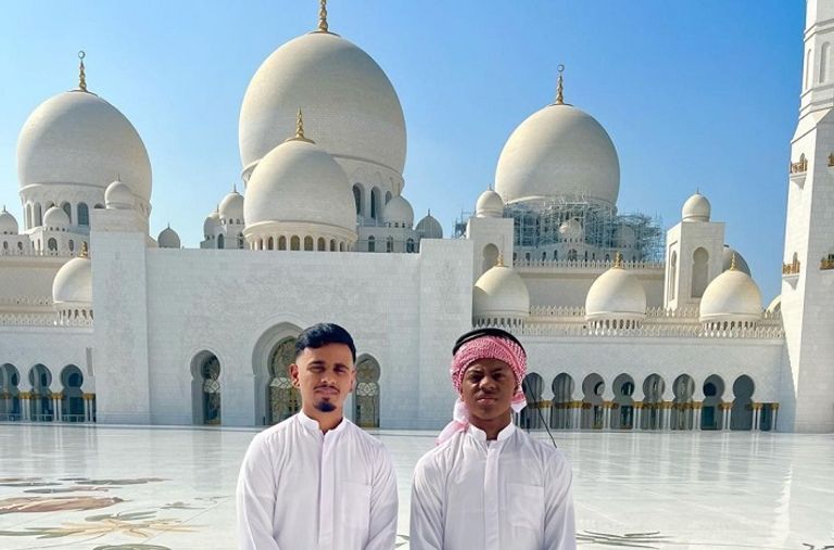 اليوتيوبر الأمريكي الشهير سبيد في جامع الشيخ زايد الكبير