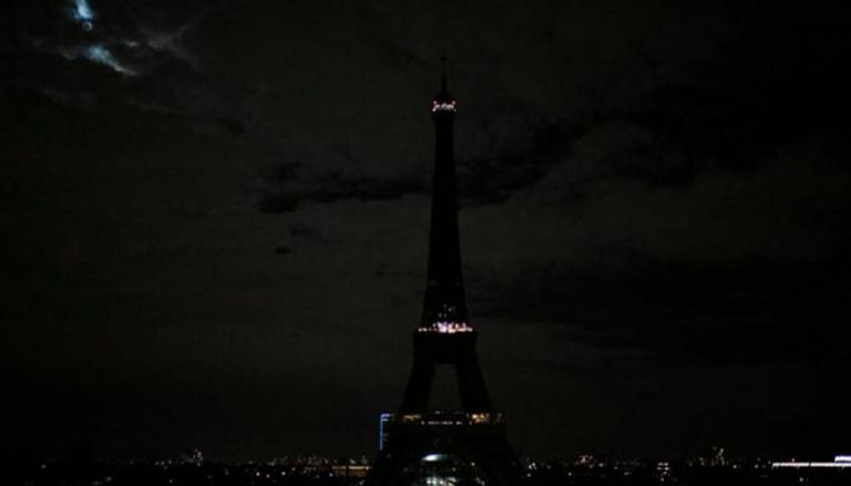 ظلام في باريس