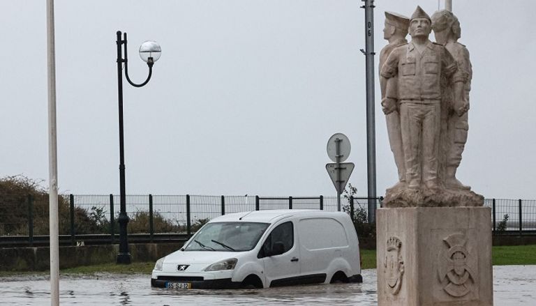 السلطات طالبت المواطنين بالبقاء في منازلهم