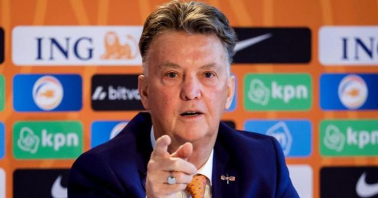 لويس فان جال مدرب منتخب هولندا المستقيل لويس فان جال مدرب منتخب هولندا ضد الأرجنتين