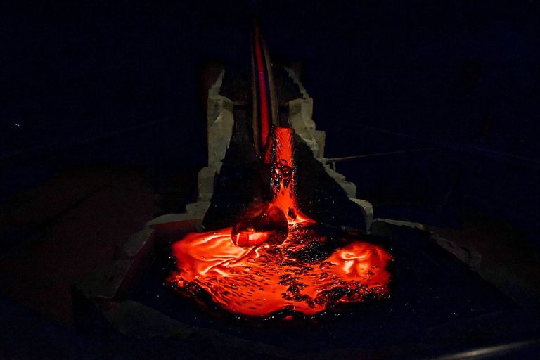 تجربة لمشاهدة بركان حقيقي داخل صالة في أيسلندا