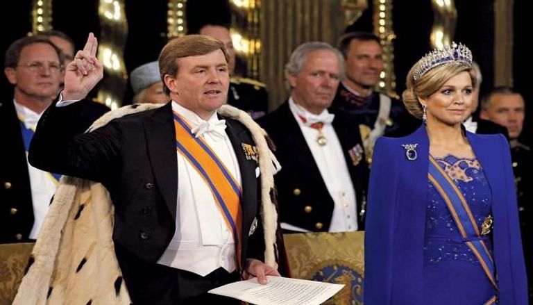 ملك هولندا ويليام ألكسندر برفقة زوجته - أرشيفية