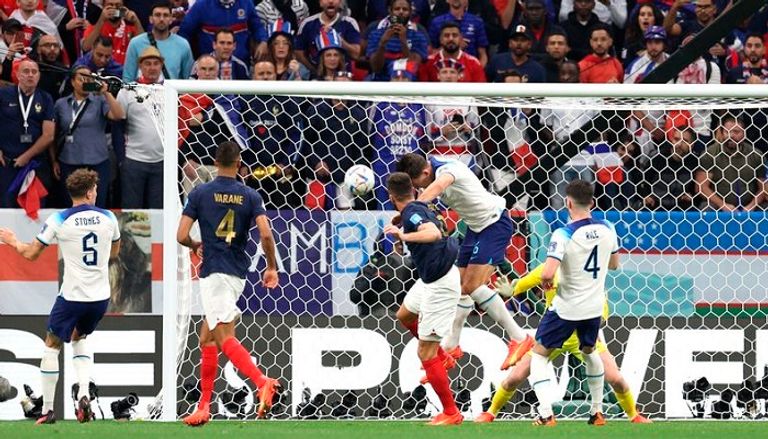 هاري ماجواير مدافع منتخب إنجلترا ضد فرنسا