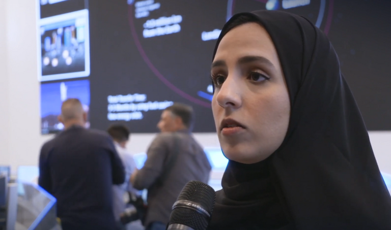 لحظة إطلاق المستكشف الإماراتي راشد