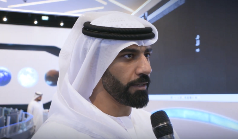 لحظة إطلاق المستكشف الإماراتي راشد