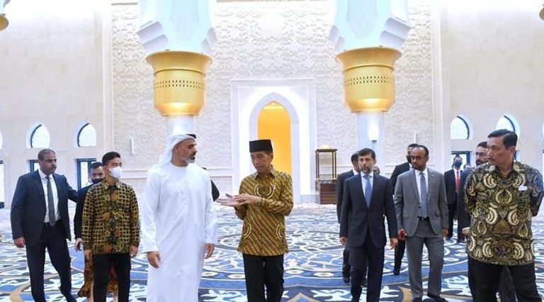 الشيخ خالد بن محمد بن زايد آل نهيان مع رئيس إندونيسيا