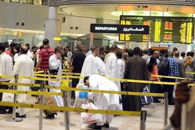 الكويت تقرر وقف أذونات العمل للمصريين حتى إشعار آخر العمالة المصرية في الخارج - أرشيفية