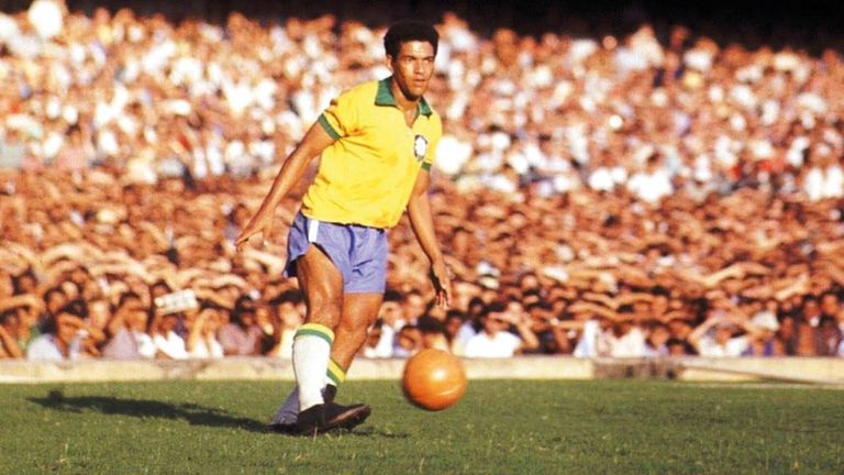 ماني جارينشا نجم منتخب البرازيل في كأس العالم 1962
