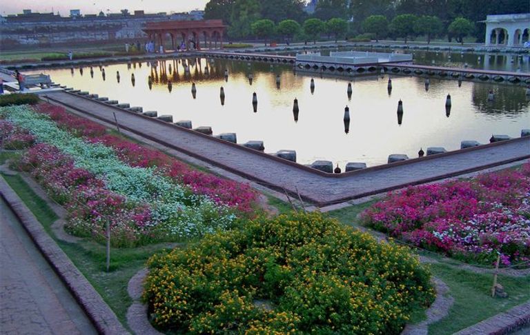  حدائق شاليمار أحد أماكن السياحة في لاهور