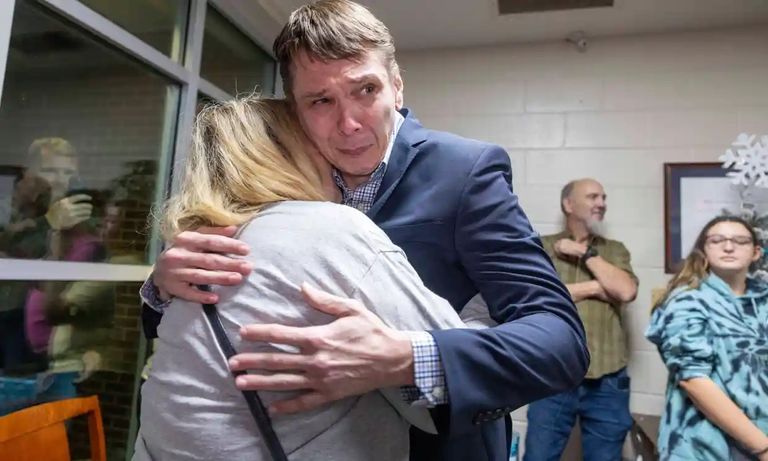 لي كلارك بعد خروجه من السجن