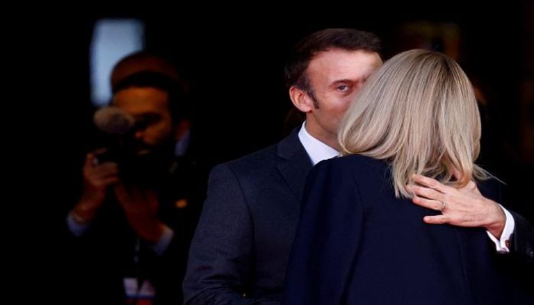 جانب من استقبال الرئيس الفرنسي ماكرون زوجة نظيره الأوكراني في باريس