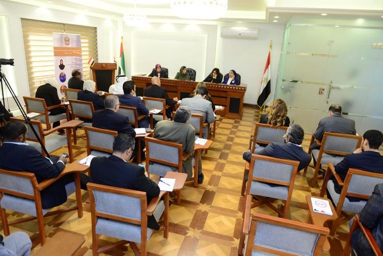 على هامش الندوة