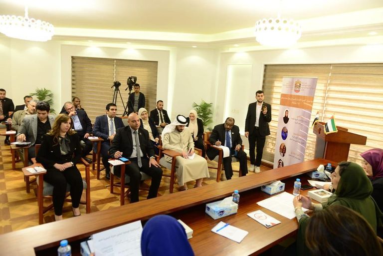 على هامش الندوة