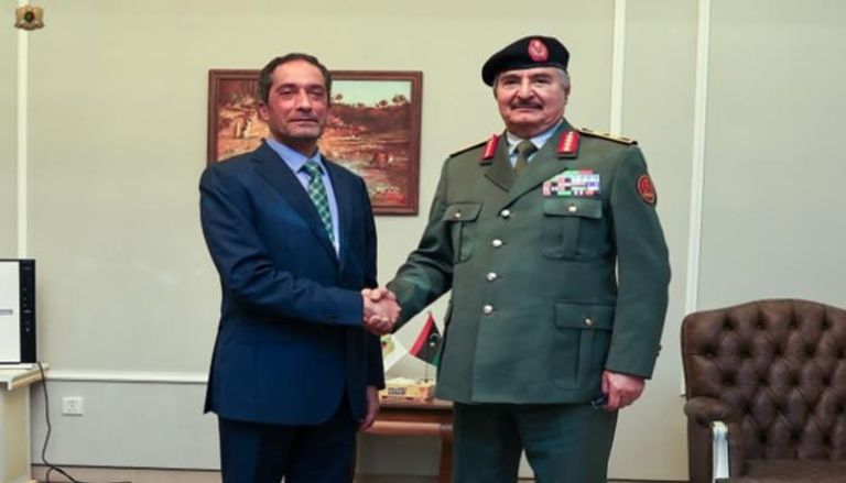 لقاء قائد الجيش الليبي ورئيس المخابرات بالمنطقة الشرقية