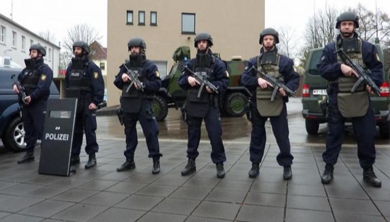 عناصر من الشرطة الألمانية مدججة بالسلاح - أرشيفية