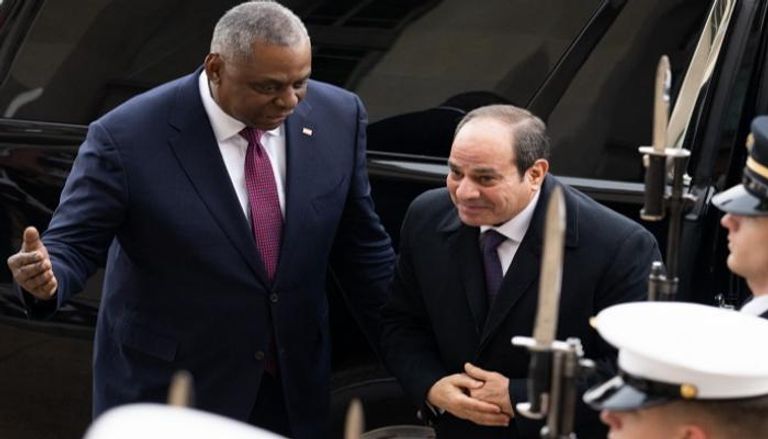 أوستن مرحبا بالرئيس المصري عبدالفتاح السيسي في واشنطن - الفرنسية