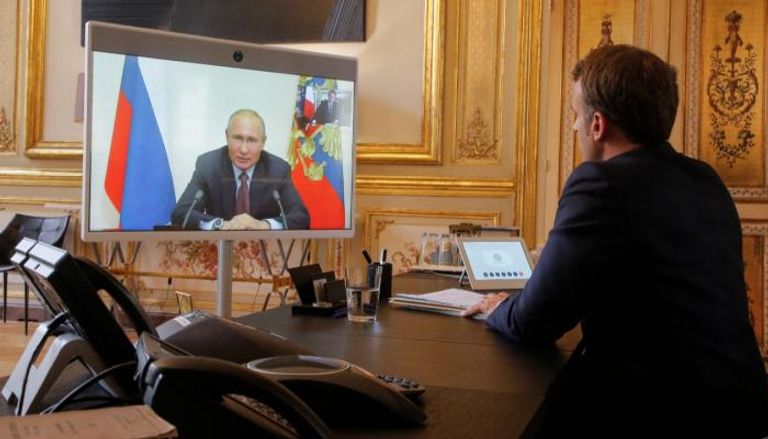 بوتين وماكرون في لقاء عبر الفيديو