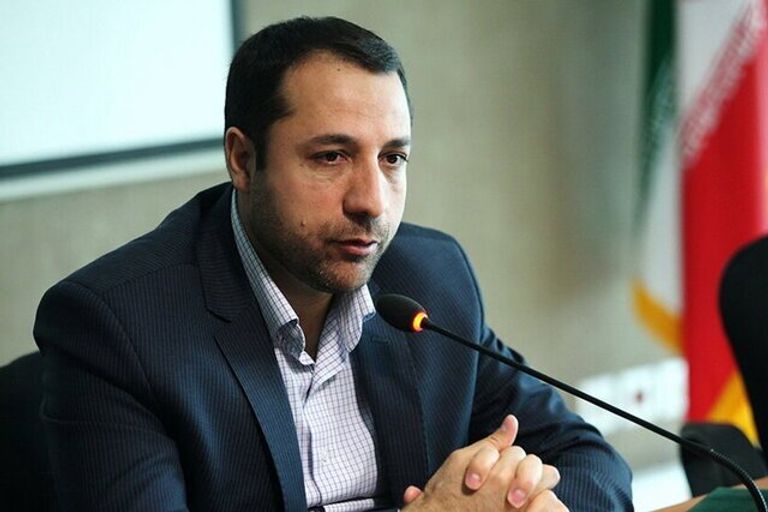  محافظ البنك المركزي الإيراني، علي صالح آبادي