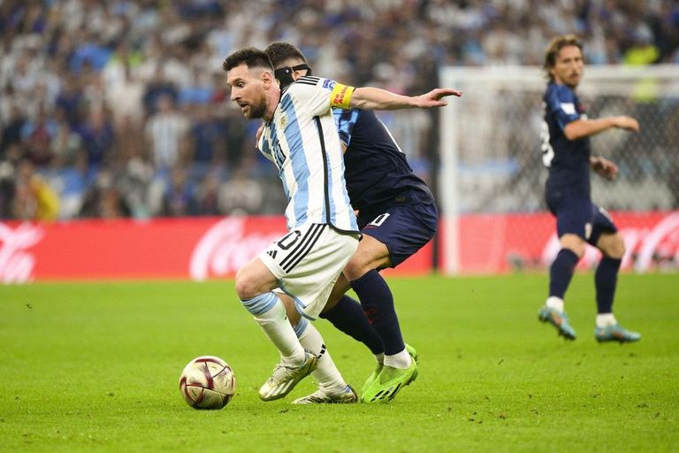 ليونيل ميسي قائد الأرجنتين