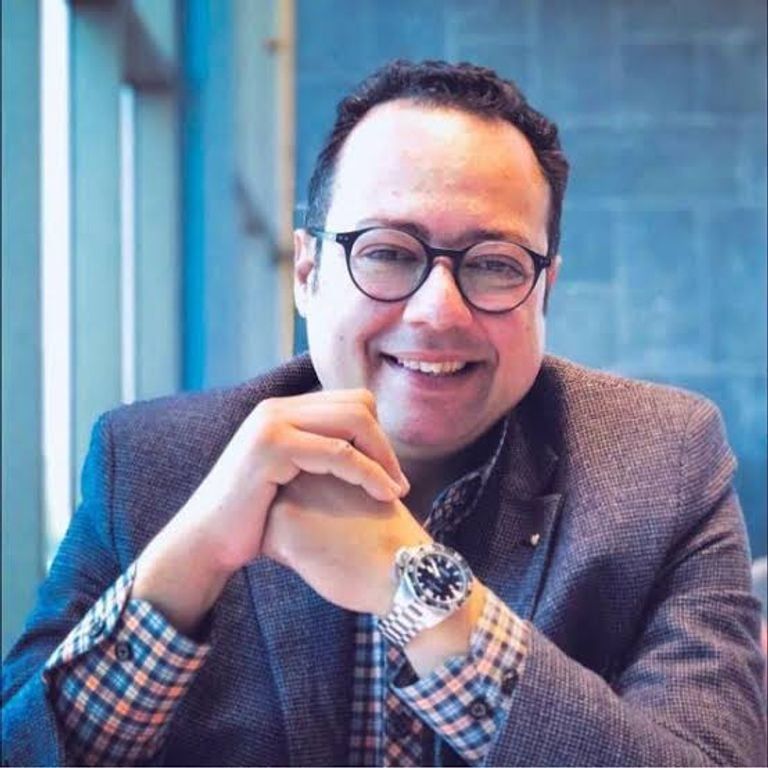 محمد الحارثي استشاري تكنولوجيا المعلومات والإعلام الرقمي صورة تعبيرية