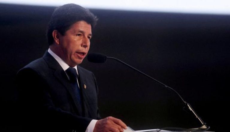 رئيس بيرو المعزول بيدرو كاستيلو رئيسة بيرو دينا بولوارتي