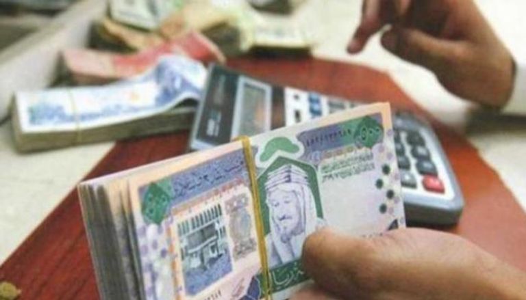 تباين تعاملات الريال السعودي في البنوك المصرية