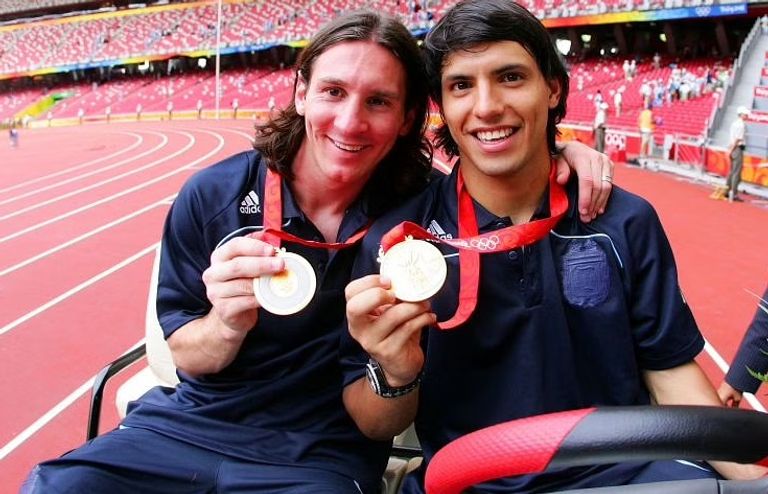 ميسي مع ذهبية بكين