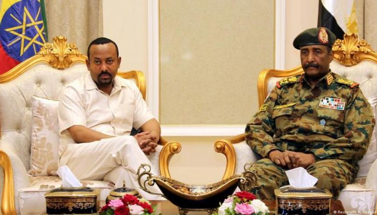 لقاء سابق بين رئيس مجلس السيادة السوداني ورئيس وزراء إثيوبيا