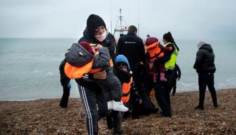 عدد من المهاجرين يصلون إلى الشواطئ البريطانية- أرشيفية