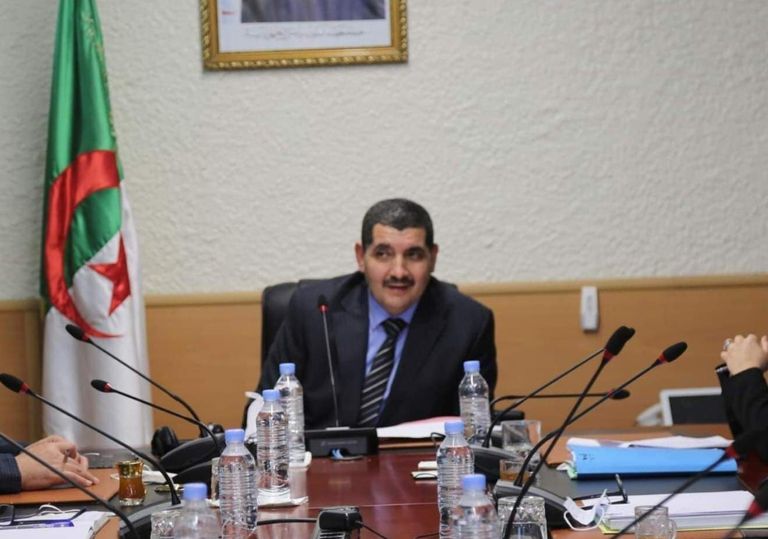 عيسى بكاي الرئيس الجزائري عبد المجيد تبون