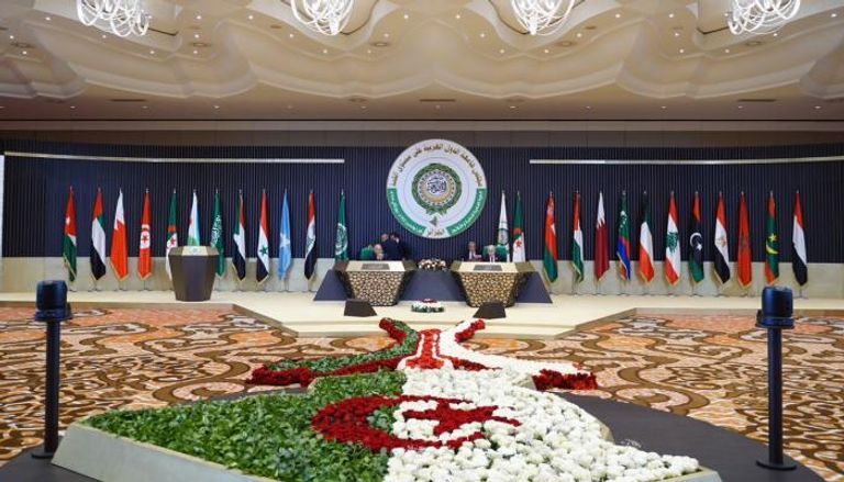 جانب من اجتماعات القمة العربية بالجزائر الرئيس الجزائري عبد المجيد تبون