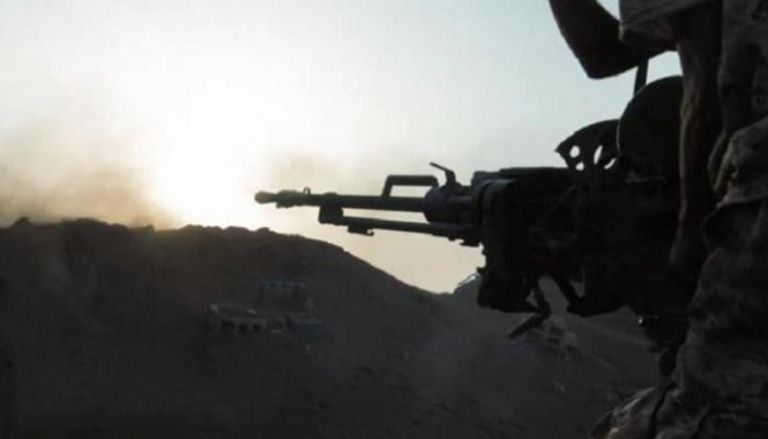 مدفع رشاش للقوات المشتركة يقصف مواقع الحوثي - أرشيفية