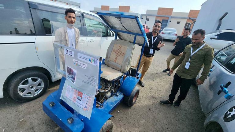 أحد ابتكارات المشاركين في معرض المخترعين في مدينة عدن اليمنية