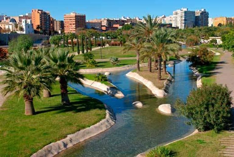 حديقة توريا أحد أماكن السياحة في فالنسيا