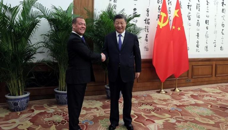 الرئيس الصيني يستقبل ميدفيديف- رويترز