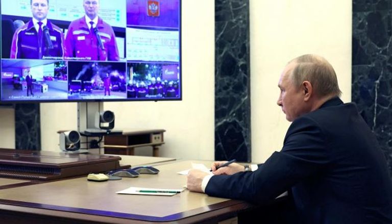 فلاديمير بوتين أثناء لقاء قادة الروس عن بعد- رويترز
