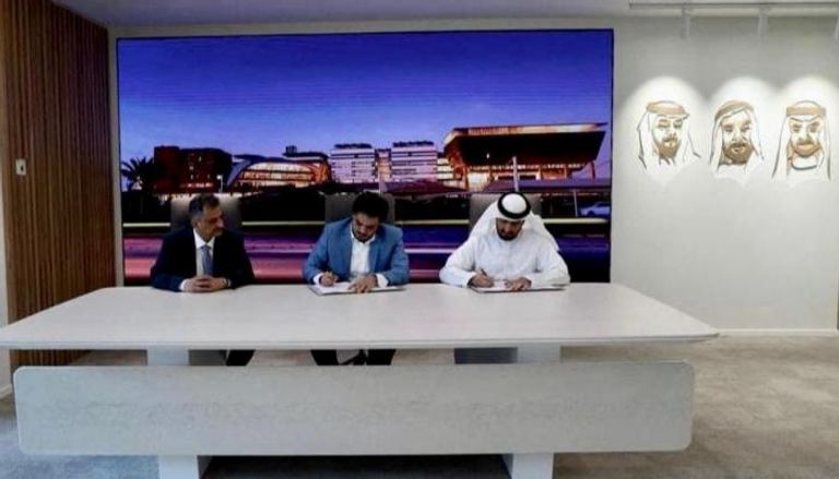 جانب من توقيع اتفاقية لتشيد محطة الطاقة النظيفة في عدن